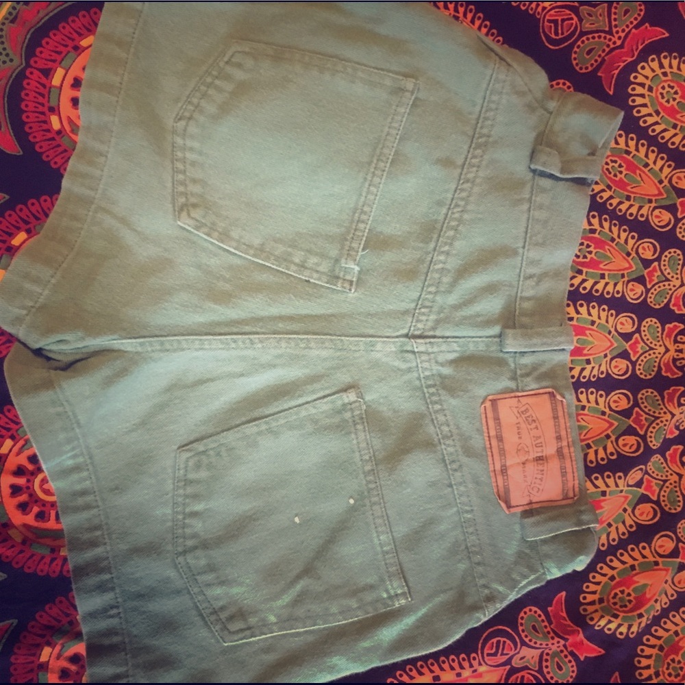 Vintage high waisted green shorts